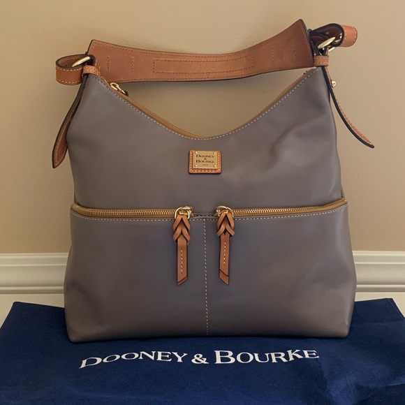 π©Ά SALE!! Dooney and Bourke Wexford Smooth Leather Zipper Sac in Taupe π©Ά - Picture 4 of 16